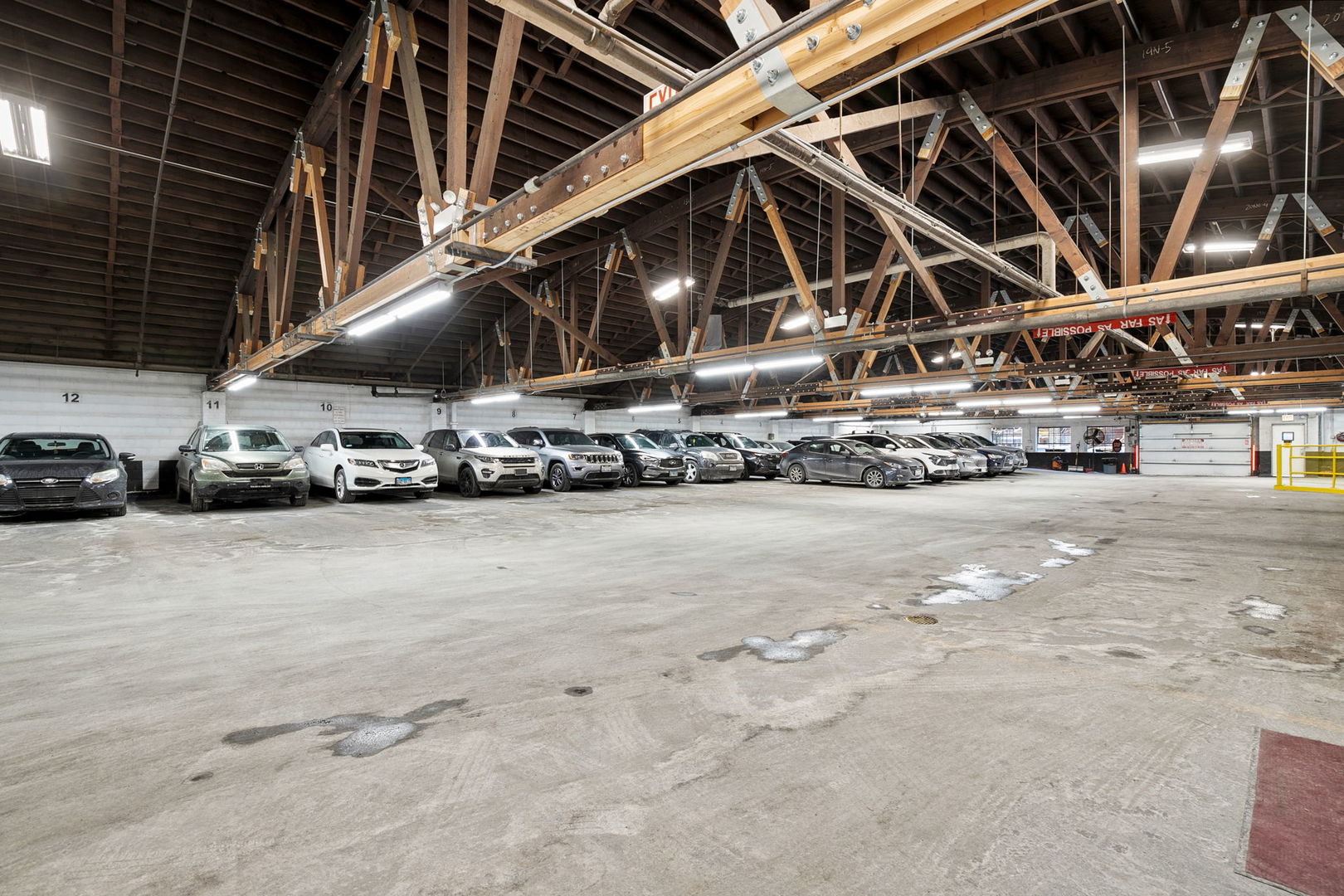 2909 North Sheridan Road, Unit 802 Chicago, IL 60657 - Photo 20 of 22 a view of garage