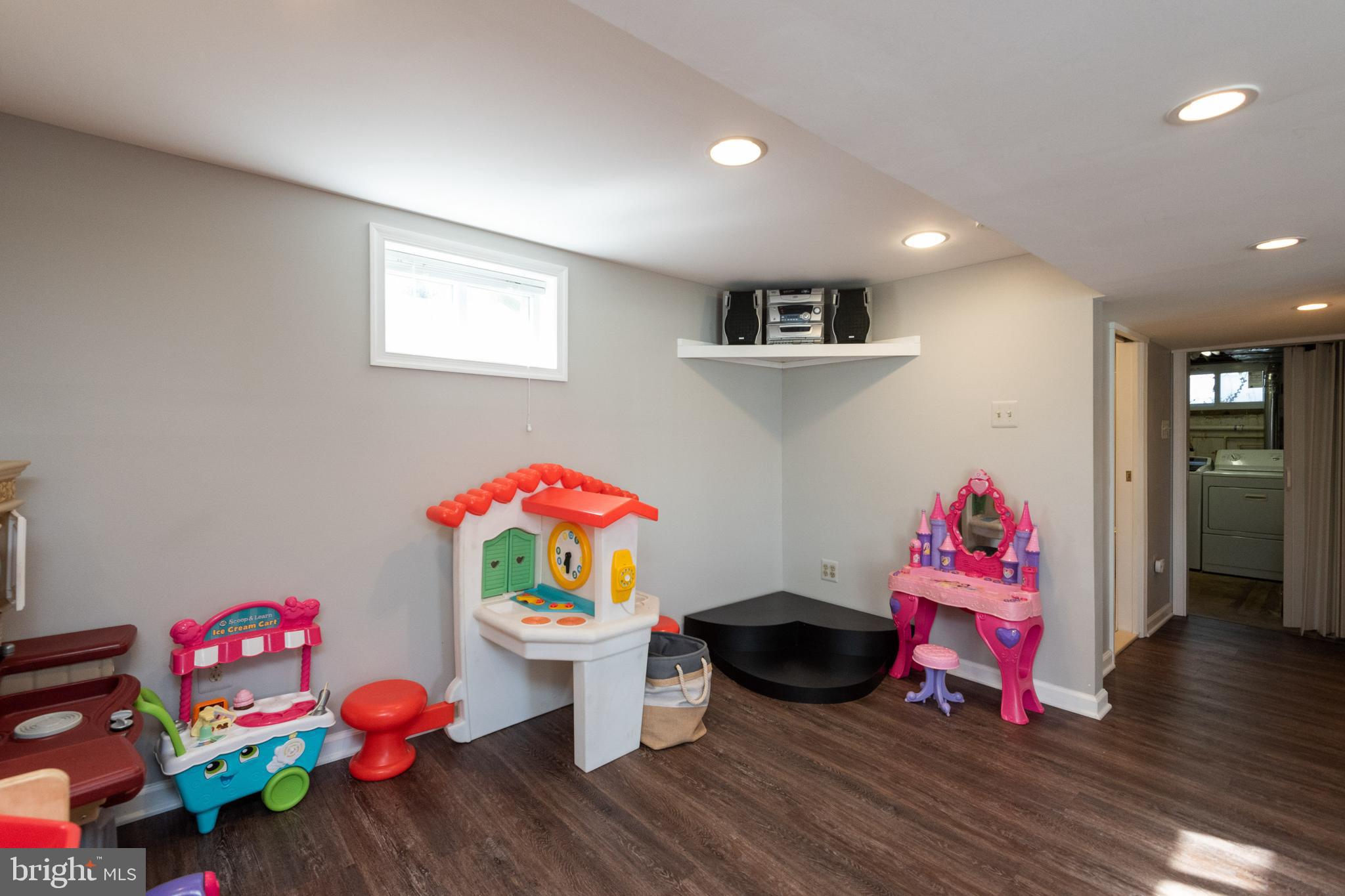 5554 Oakland Road Halethorpe, MD 21227 - Photo 34 of 42
