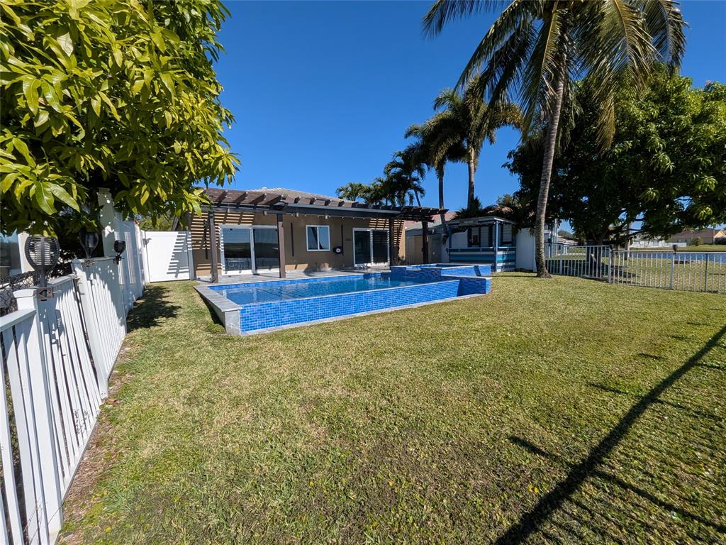 4572 Southwest 14th Street Deerfield Beach, FL 33442 - Photo 46 of 58 Infinity Pool