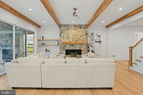 $3,450,000 | 352 Ayr Hill Avenue Northeast, Vienna, VA 22180