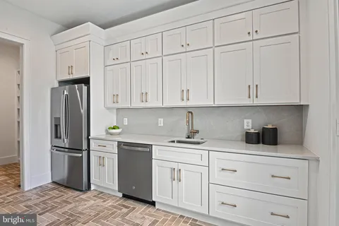 $3,450,000 | 352 Ayr Hill Avenue Northeast, Vienna, VA 22180