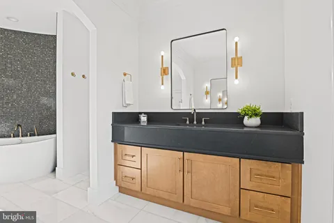 $3,450,000 | 352 Ayr Hill Avenue Northeast, Vienna, VA 22180