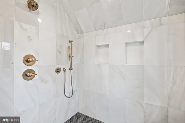 $3,450,000 | 352 Ayr Hill Avenue Northeast, Vienna, VA 22180