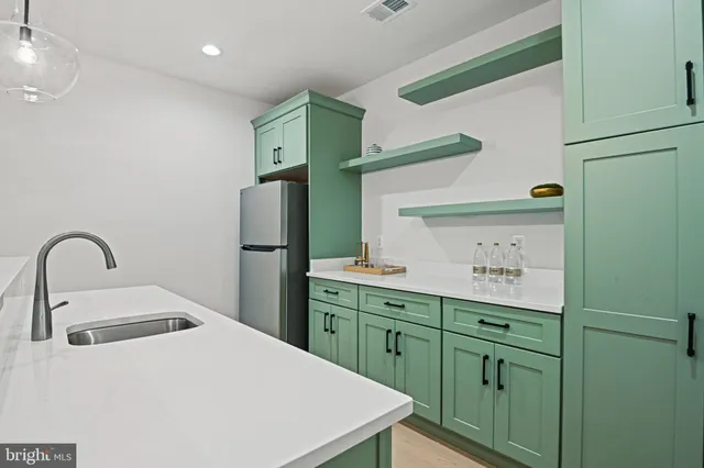 $3,450,000 | 352 Ayr Hill Avenue Northeast, Vienna, VA 22180