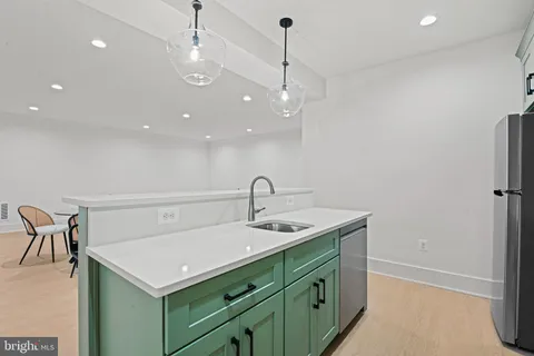 $3,450,000 | 352 Ayr Hill Avenue Northeast, Vienna, VA 22180