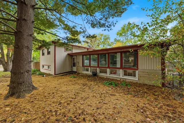 $250,000 | 304 East Mumford Drive, Urbana, IL 61801