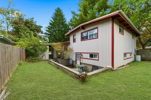 $250,000 | 304 East Mumford Drive, Urbana, IL 61801