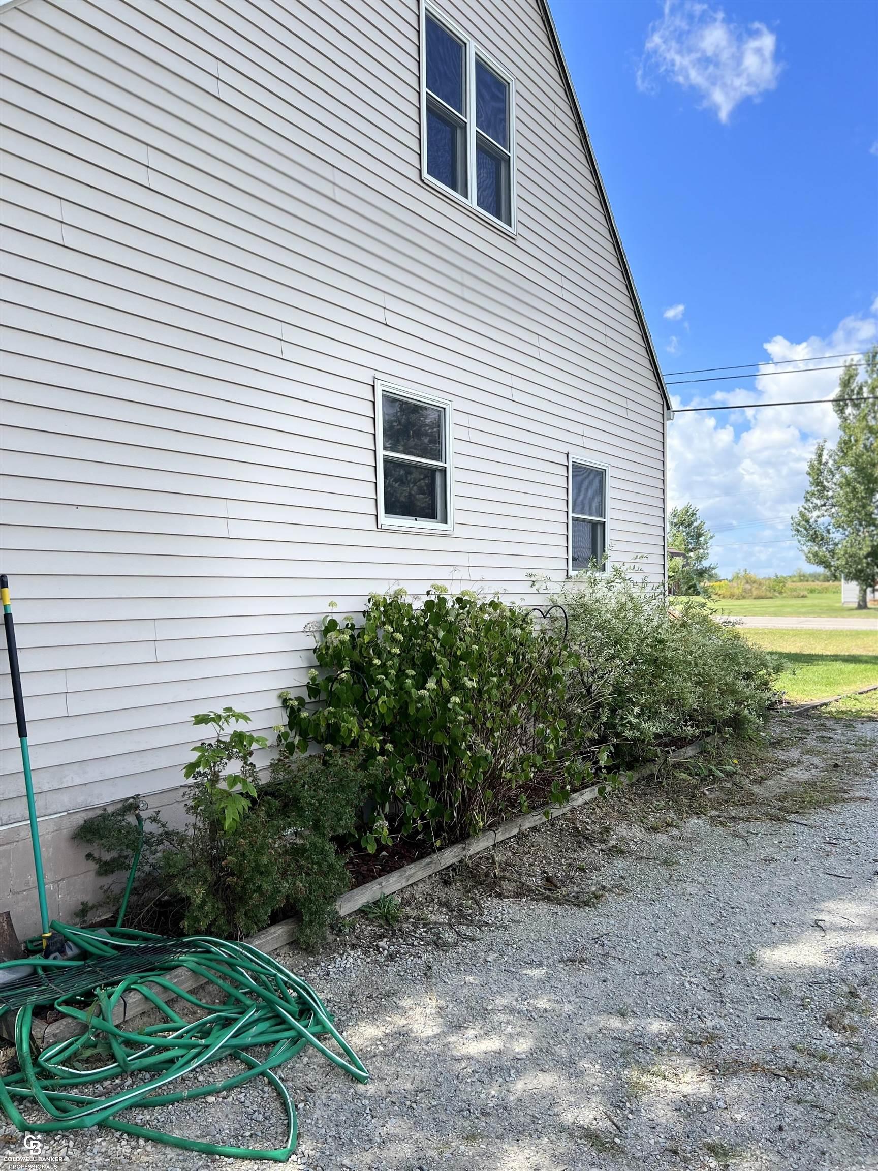 8850 Sand Beach Road Harbor Beach, MI 48441 - Photo 5 of 38 Side View