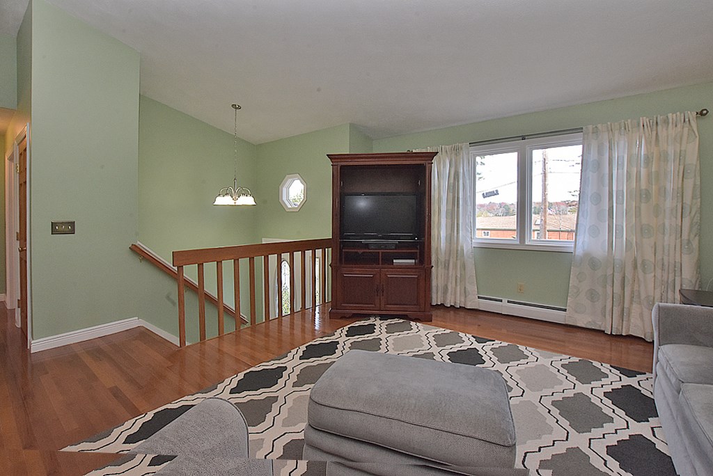 26 Dixie Road Coventry, RI 02816 - Photo 4 of 20