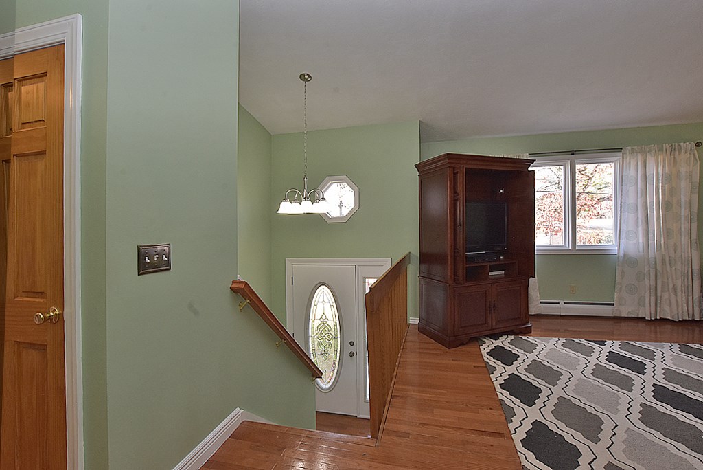26 Dixie Road Coventry, RI 02816 - Photo 5 of 20