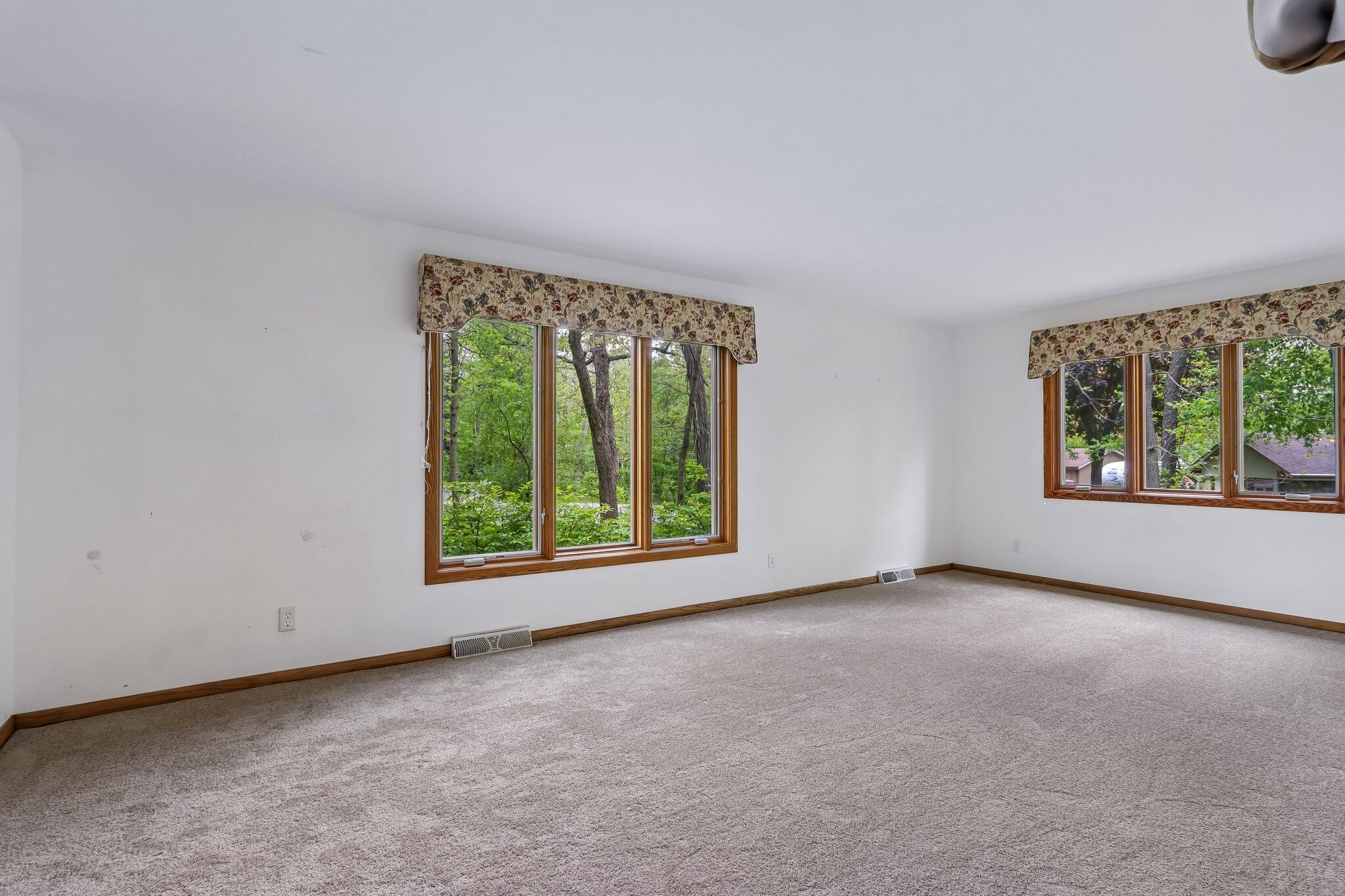 N95W29112 Fawn Court Colgate, WI 53017 - Photo 18 of 51 living room