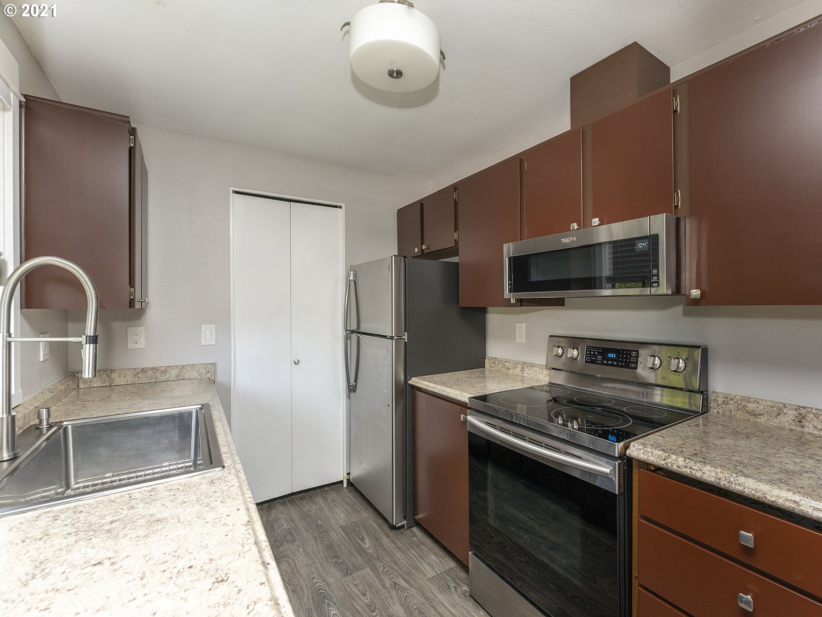 12630 Northwest Barnes Road, Unit 1 Portland, OR 97229 - Photo 16 of 31 Gallery Image 16