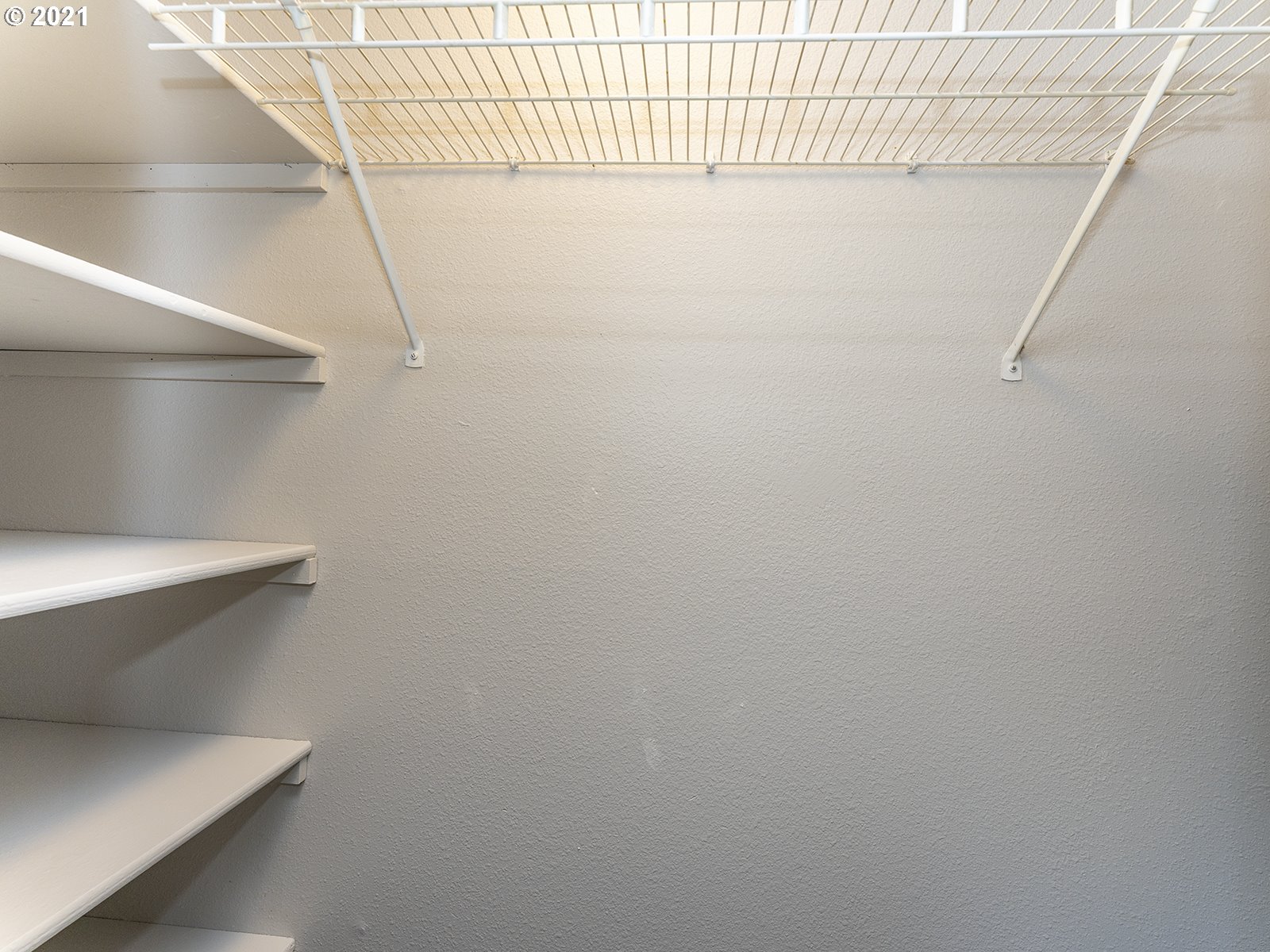 12630 Northwest Barnes Road, Unit 1 Portland, OR 97229 - Photo 18 of 31 Gallery Image 18