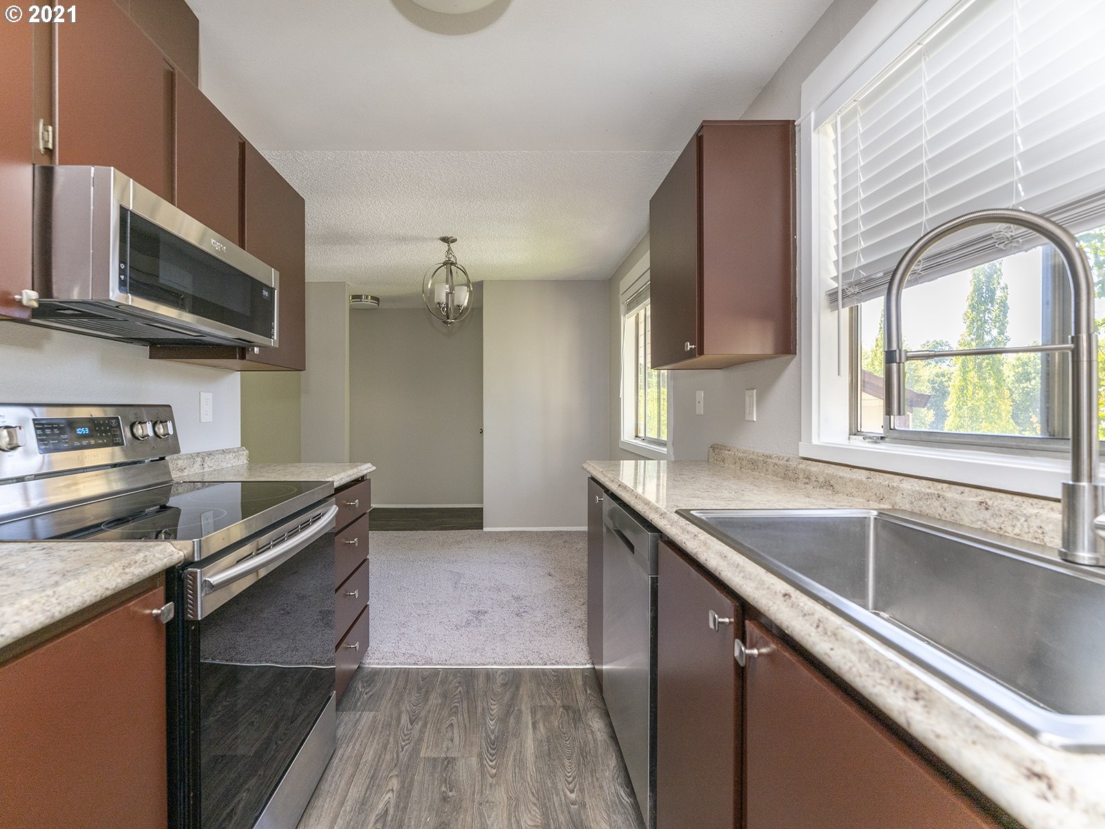 12630 Northwest Barnes Road, Unit 1 Portland, OR 97229 - Photo 19 of 31 Gallery Image 19