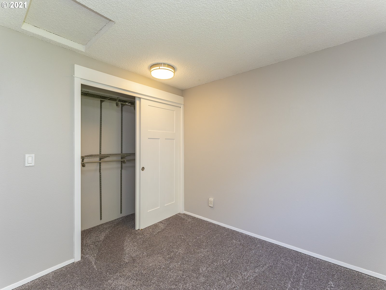 12630 Northwest Barnes Road, Unit 1 Portland, OR 97229 - Photo 22 of 31 Gallery Image 22