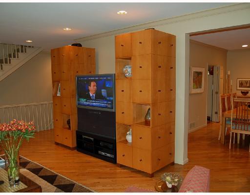 218 Schenley Road Pittsburgh, PA 15217 - Photo 3 of 8 Living Room.