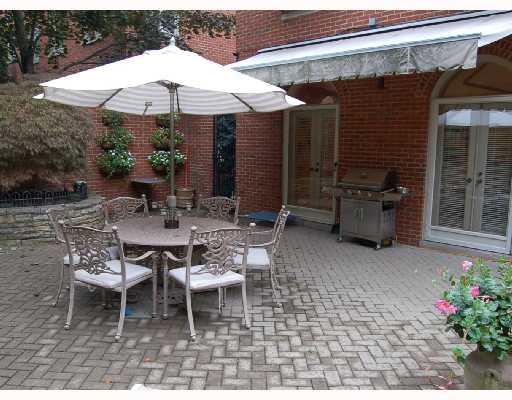 218 Schenley Road Pittsburgh, PA 15217 - Photo 6 of 8 Patio/Deck.