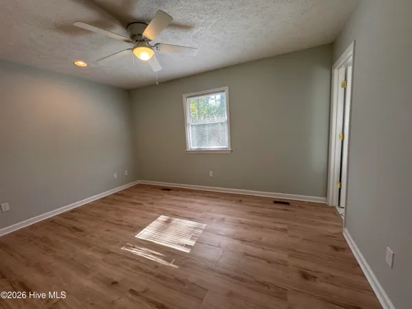 $2,550 | 407 Hickory Street, Unit UP, Emerald Isle, NC 28594