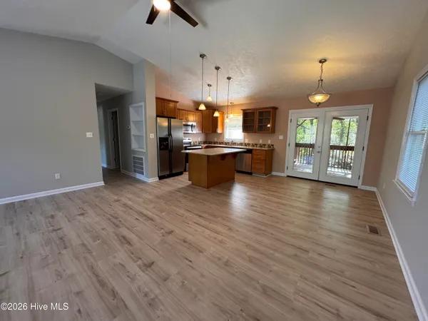 $2,550 | 407 Hickory Street, Unit UP, Emerald Isle, NC 28594