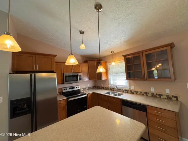 $2,550 | 407 Hickory Street, Unit UP, Emerald Isle, NC 28594