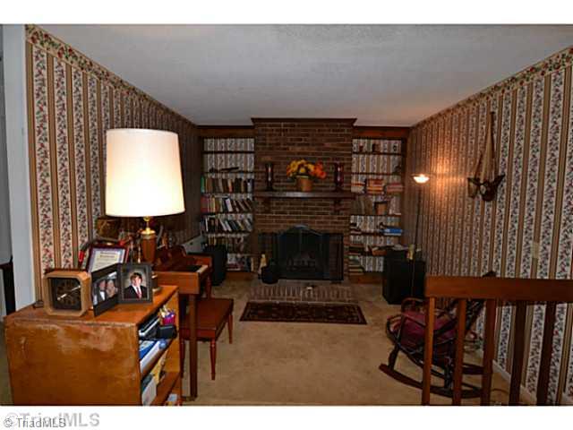 103 Mersey Road Greensboro, NC 27406 - Photo 5 of 16 Den/Family/Great Room.
