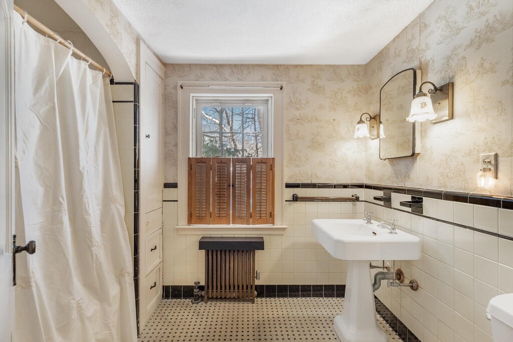4 Ronaele Road Medford, MA 02155 - Photo 21 of 30 Gallery Image 21