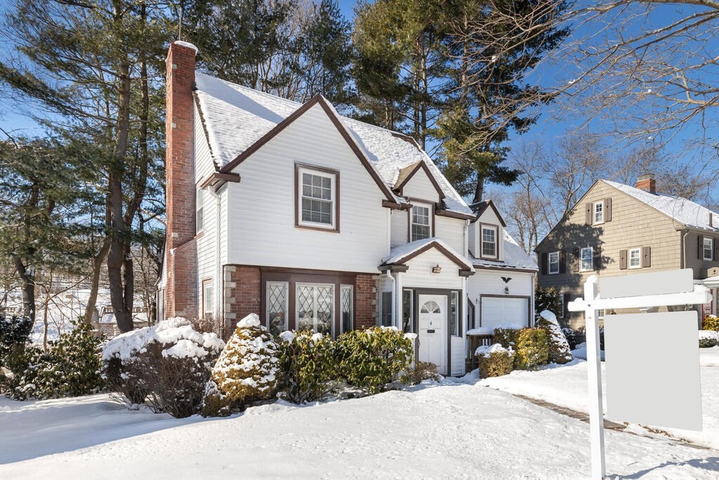 4 Ronaele Road Medford, MA 02155 - Photo 3 of 30 Gallery Image 3