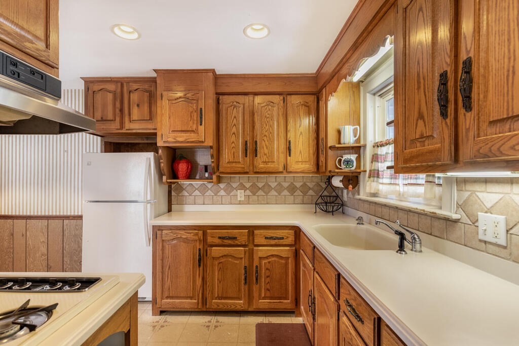 4 Ronaele Road Medford, MA 02155 - Photo 6 of 30 Gallery Image 6