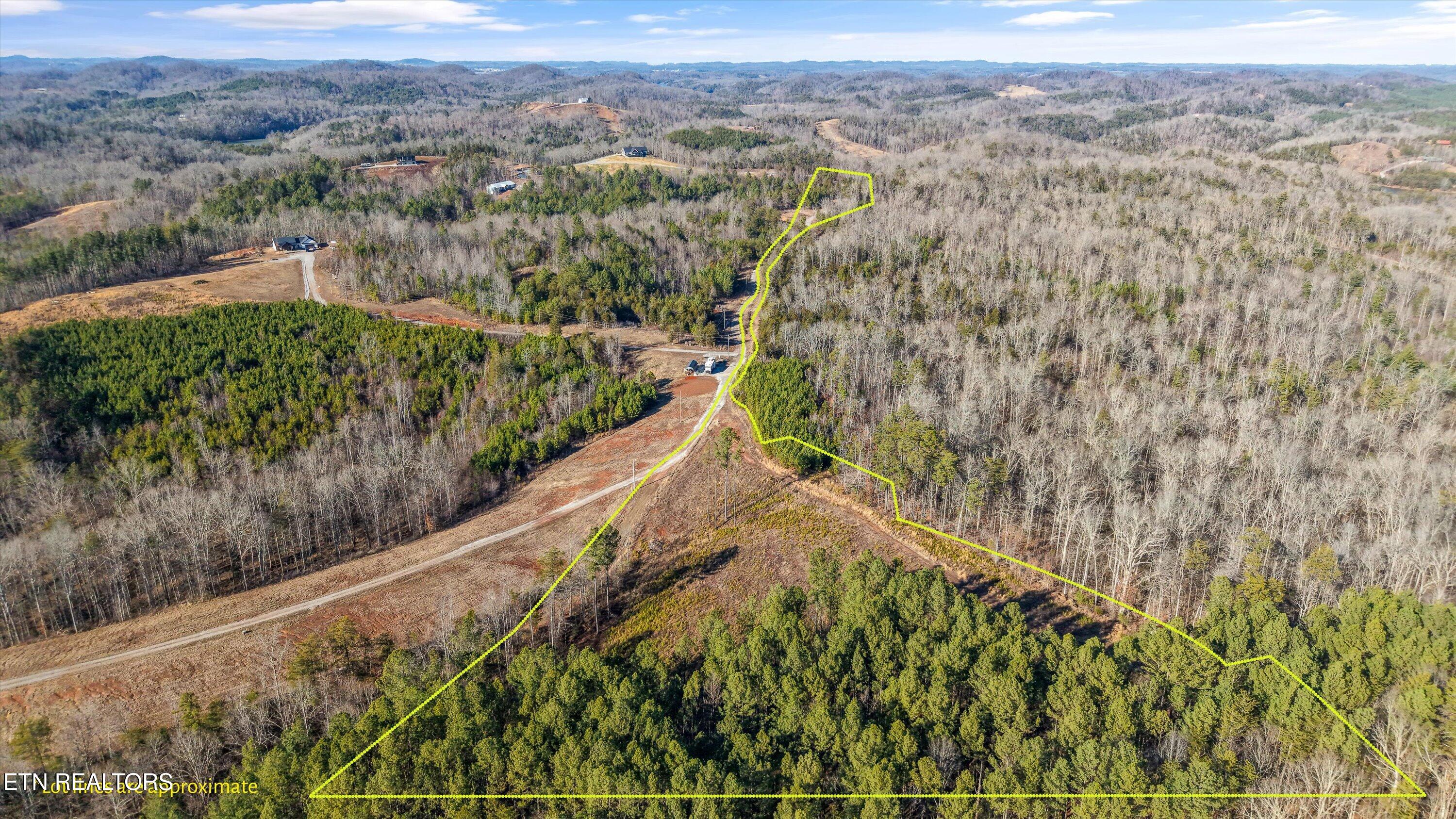 235 Bill Moser Road Vonore, TN 37885 - Photo 2 of 12 02-235 Bill Moser Rd03