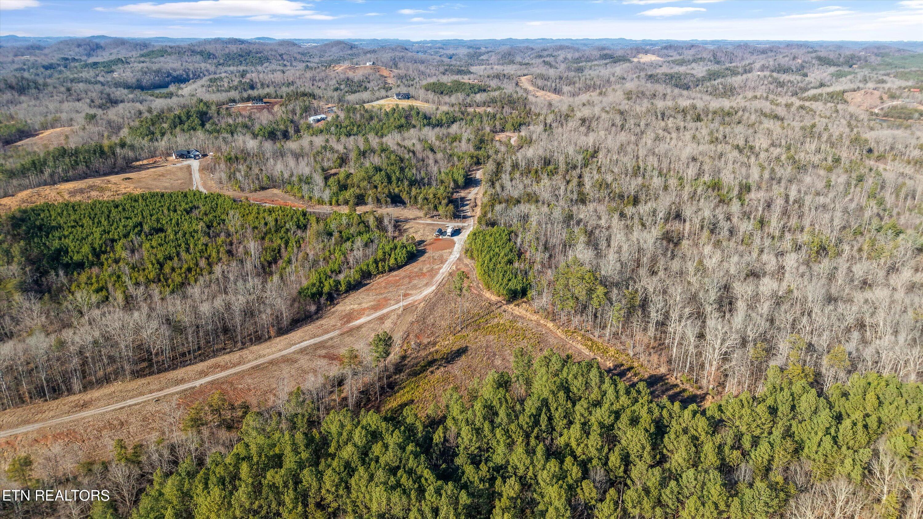 235 Bill Moser Road Vonore, TN 37885 - Photo 7 of 12 06-235 Bill Moser Rd03