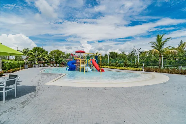 a view of outdoor space with porch and entertaining space