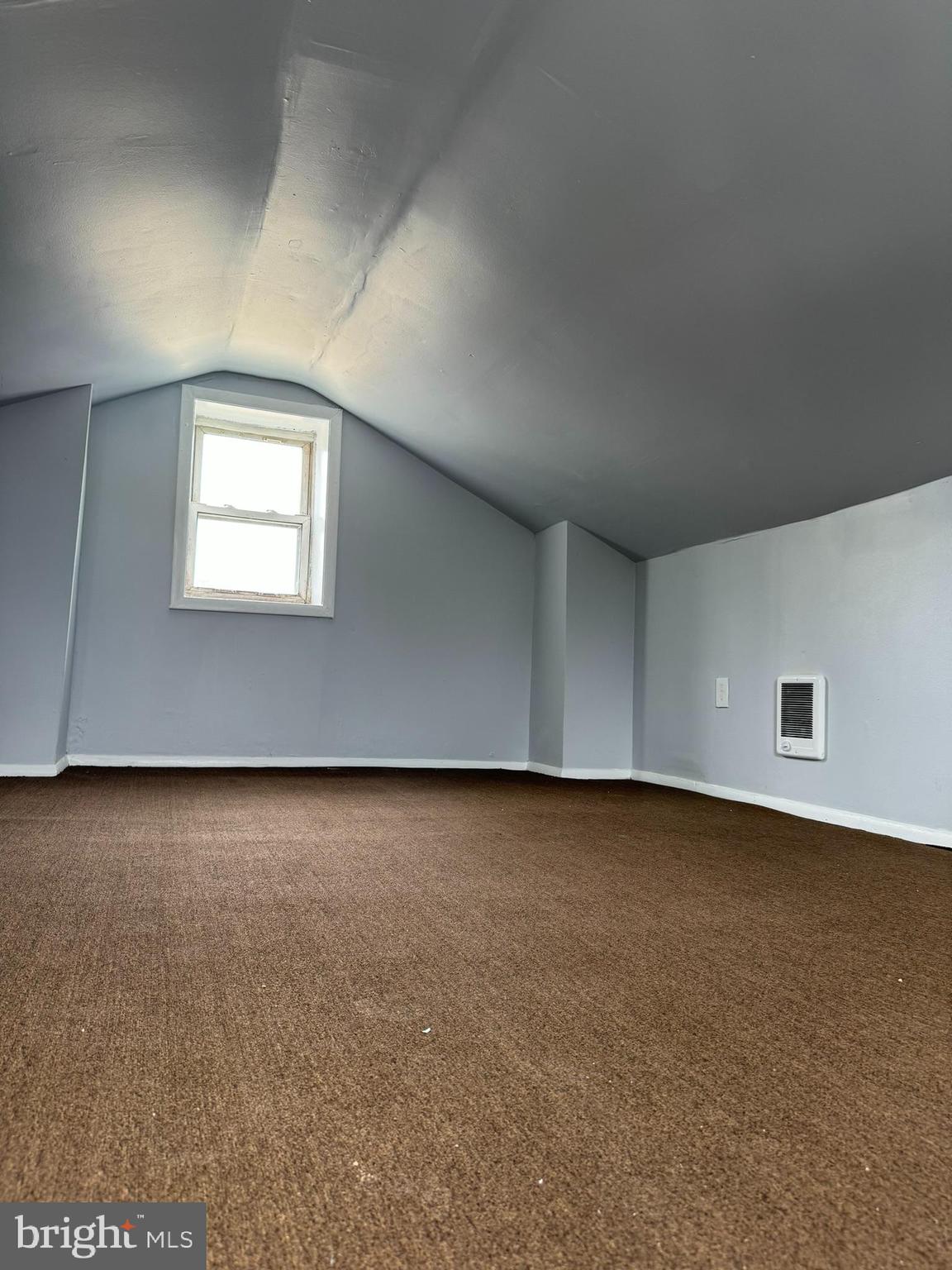 509 Laurel Street Beverly, NJ 08010 - Photo 21 of 47 an empty room with a empty space and a window