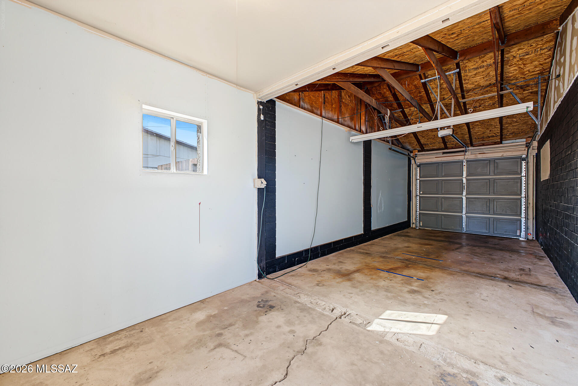 906 East Halcyon Road Tucson, AZ 85719 - Photo 24 of 29 Garage