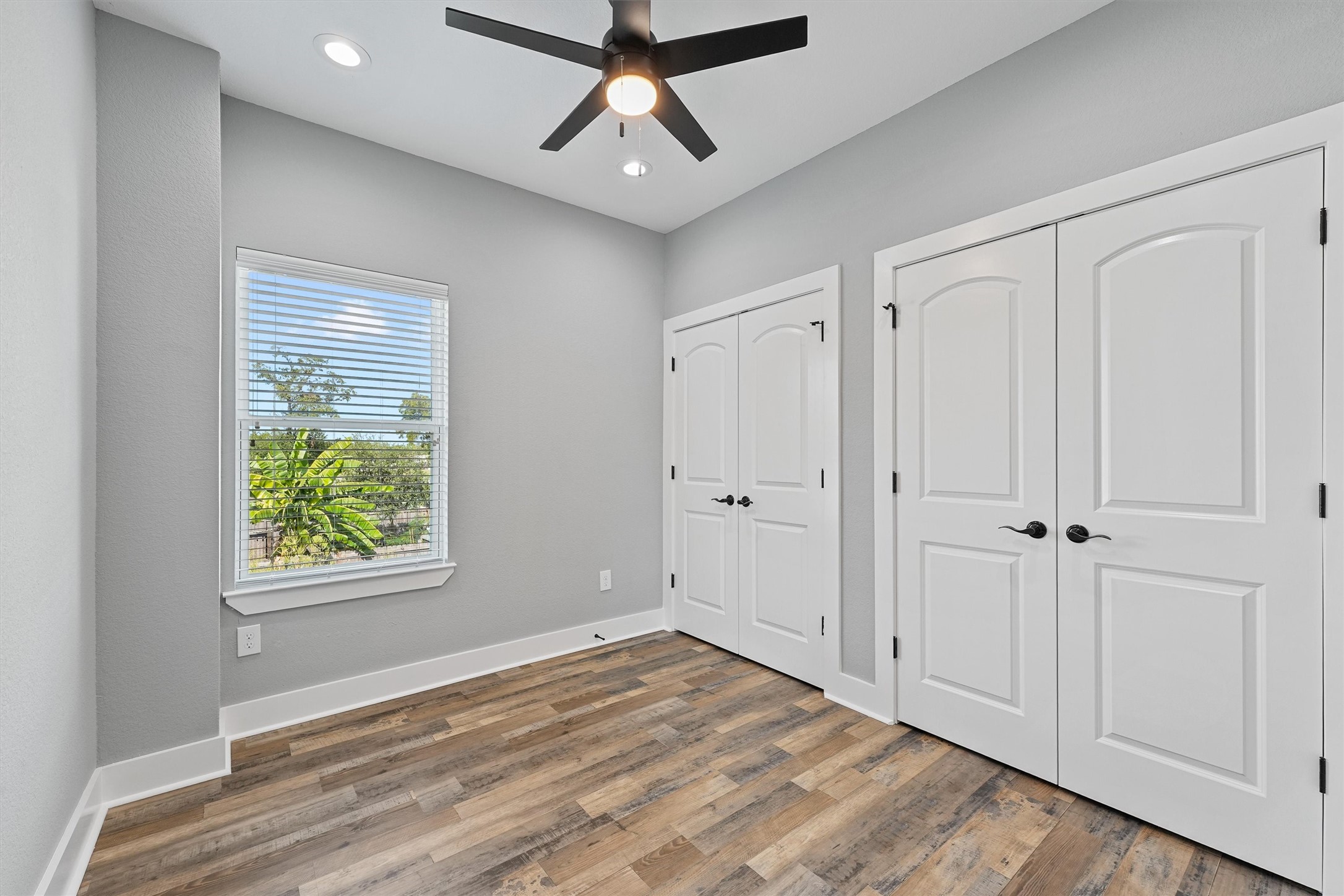 7704 Sealey Street Houston, TX 77088 - Photo 12 of 15 a view of an empty room and window