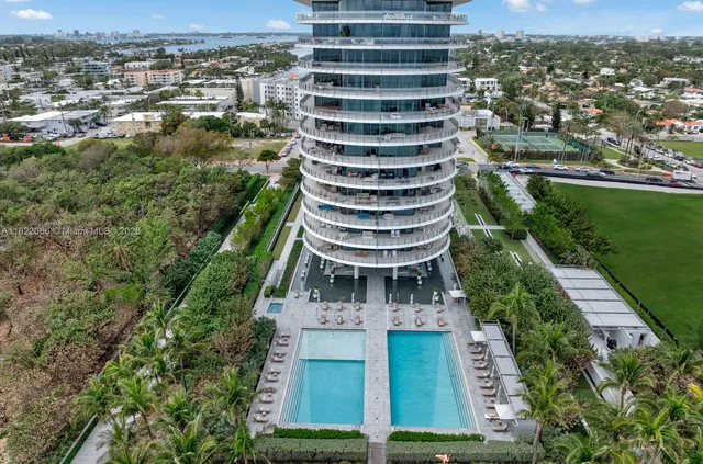 $3,500,000 | 8701 Collins Avenue, Unit 805, Miami Beach, FL 33154