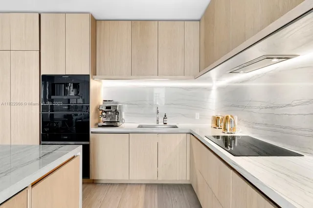 $3,500,000 | 8701 Collins Avenue, Unit 805, Miami Beach, FL 33154