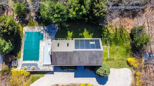 $35,000 | 12 Lafayette Place, East Hampton, NY 11937