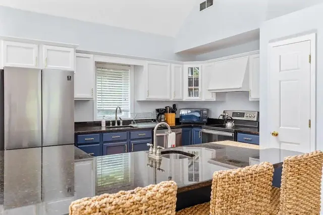 $35,000 | 12 Lafayette Place, East Hampton, NY 11937