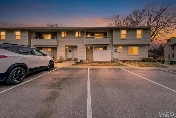 $198,880 | 610 Summer Winds Lane, Unit F, St. Peters, MO 63376