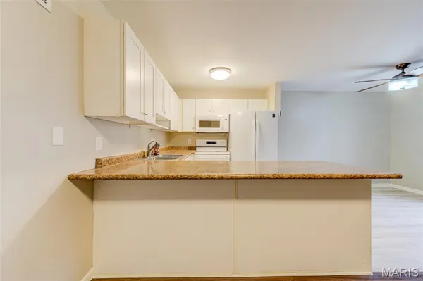 $198,880 | 610 Summer Winds Lane, Unit F, St. Peters, MO 63376
