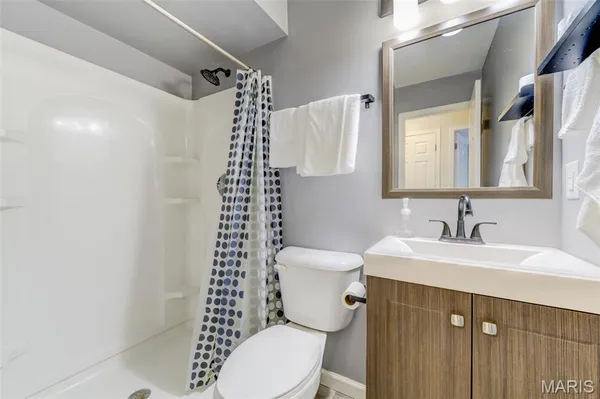 $198,880 | 610 Summer Winds Lane, Unit F, St. Peters, MO 63376