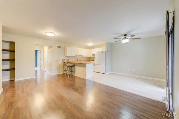 $198,880 | 610 Summer Winds Lane, Unit F, St. Peters, MO 63376