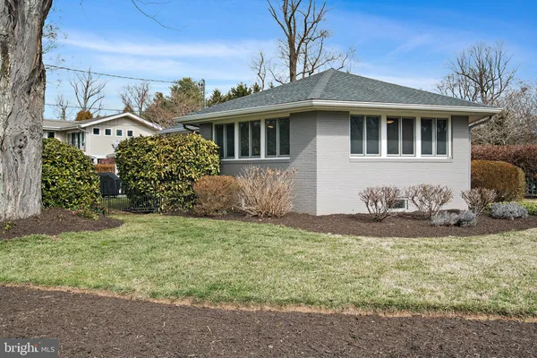 $1,500,000 | 10 Carvel Road, Annapolis, MD 21409