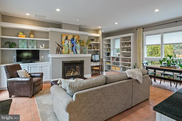 $1,500,000 | 10 Carvel Road, Annapolis, MD 21409
