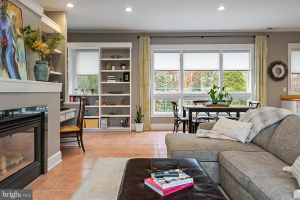 $1,500,000 | 10 Carvel Road, Annapolis, MD 21409