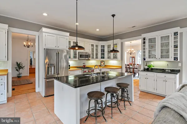 $1,500,000 | 10 Carvel Road, Annapolis, MD 21409