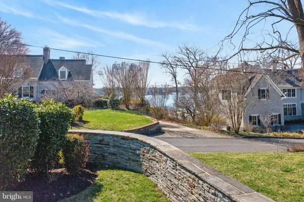 $1,500,000 | 10 Carvel Road, Annapolis, MD 21409