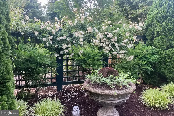 $1,500,000 | 10 Carvel Road, Annapolis, MD 21409