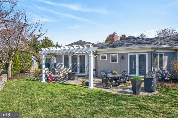 $1,500,000 | 10 Carvel Road, Annapolis, MD 21409