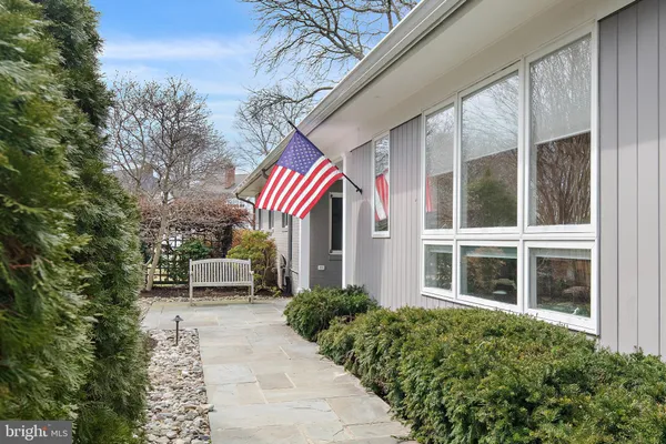 $1,500,000 | 10 Carvel Road, Annapolis, MD 21409